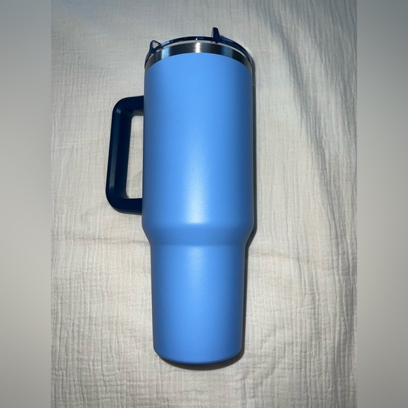 Tommy Bahama 1pc. 40oz Tumbler & 2pcs. 12oz Cup Set – New in Box - Picture 5 of 8